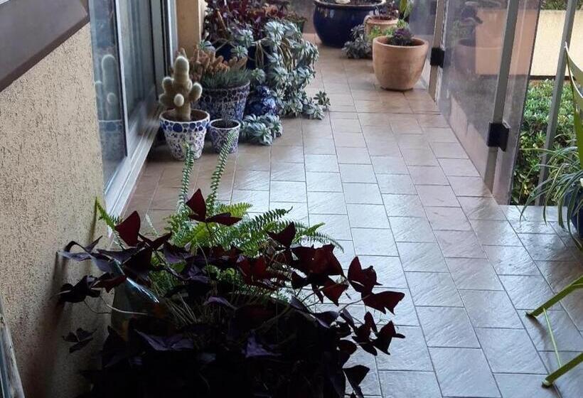 ベッドアンドブレックファースト Chez Roland