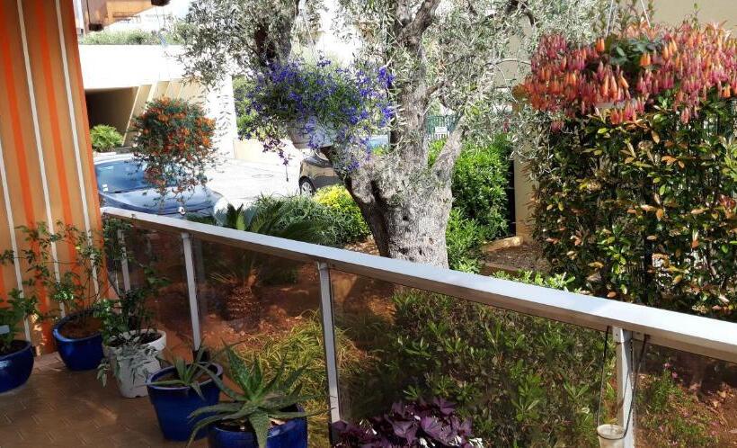 ベッドアンドブレックファースト Chez Roland