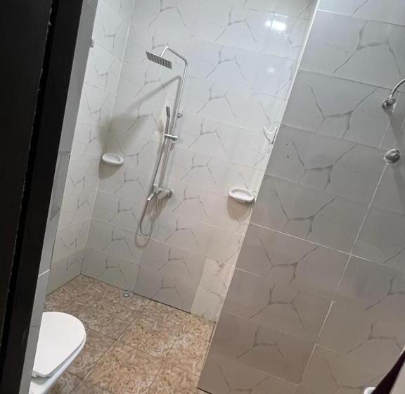 تختخواب و صبحانه Fowaa Lux