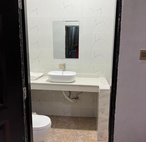 تختخواب و صبحانه Fowaa Lux