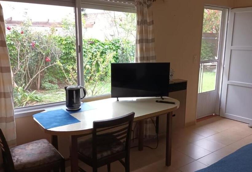 تختخواب و صبحانه Lo De Tini