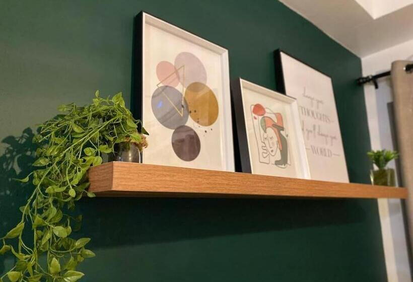 Corner Suite At Cool Suites