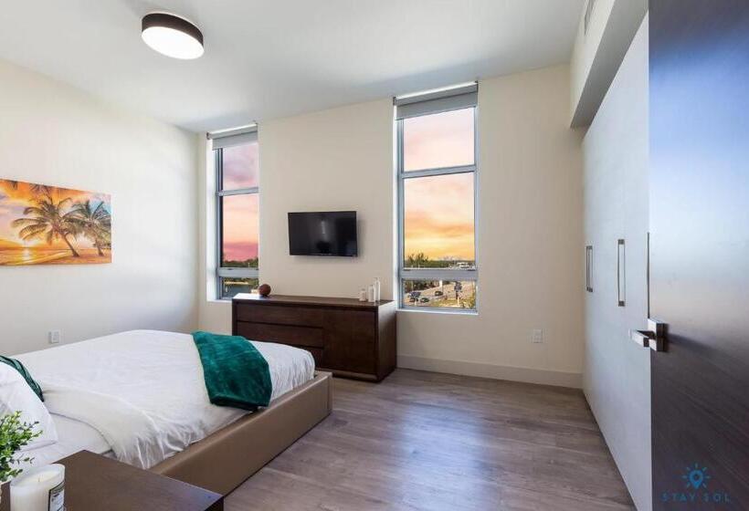 Costa Hollywood Design