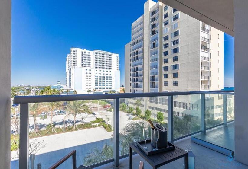 Costa Hollywood Design