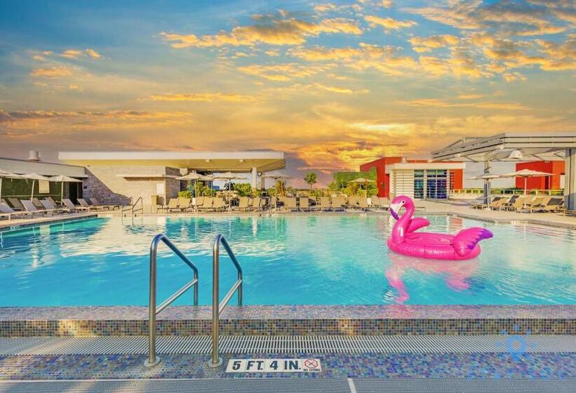 Costa Hollywood Design