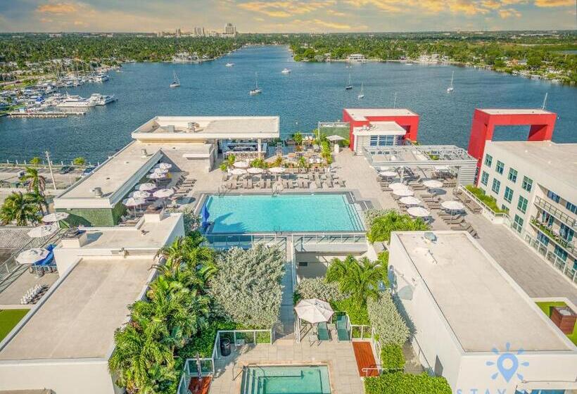 Costa Hollywood Design