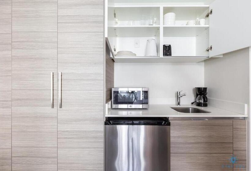 Costa Hollywood Design