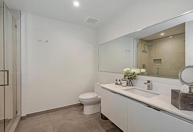 Costa Hollywood Design