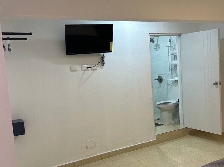 Hillmon S Hotel Bar Lounge