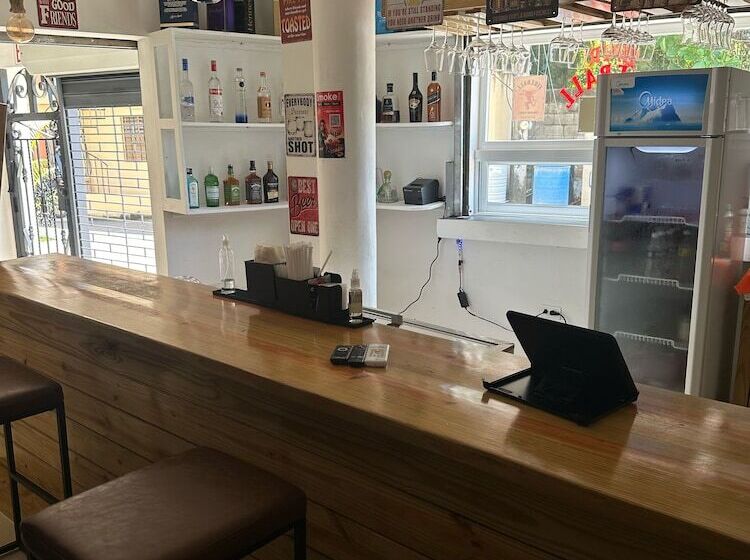 Hillmon S Hotel Bar Lounge