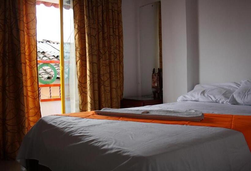 فندق Balcón Plaza