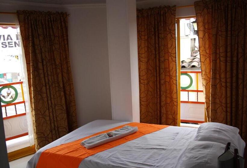 فندق Balcón Plaza