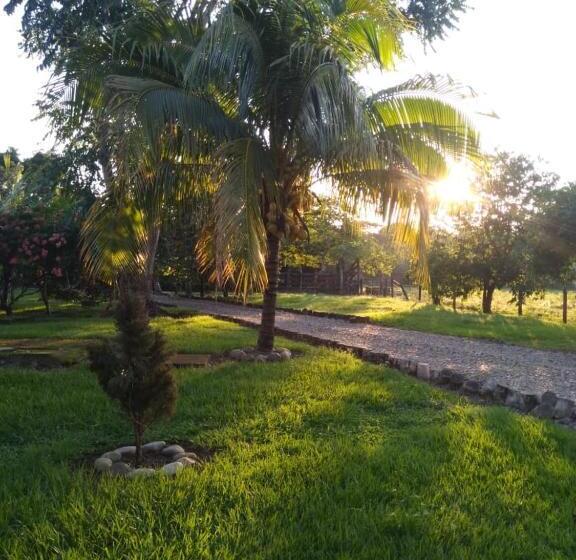 ホテル Campestre La Zarabanda