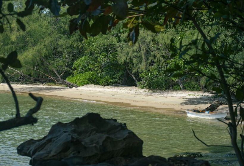 Отель Coral Bay Resort