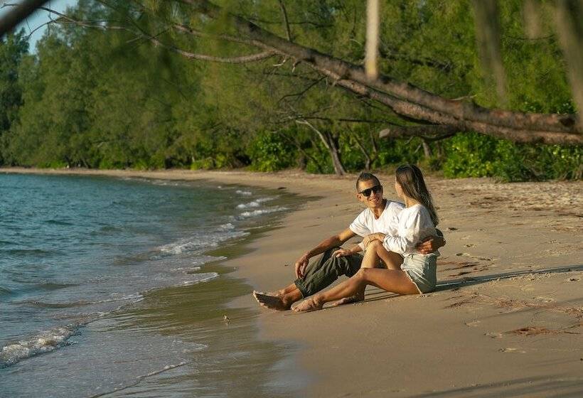 Отель Coral Bay Resort