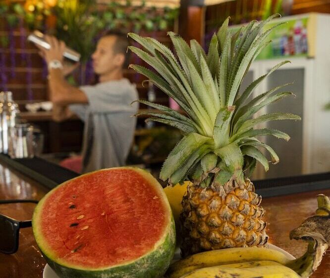 Отель Coral Bay Resort