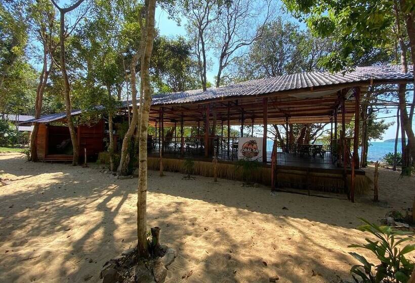 Отель Coral Bay Resort