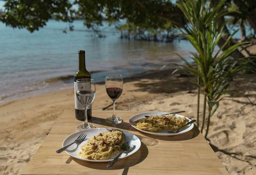 Отель Coral Bay Resort