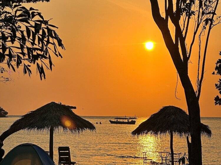 Отель Coral Bay Resort