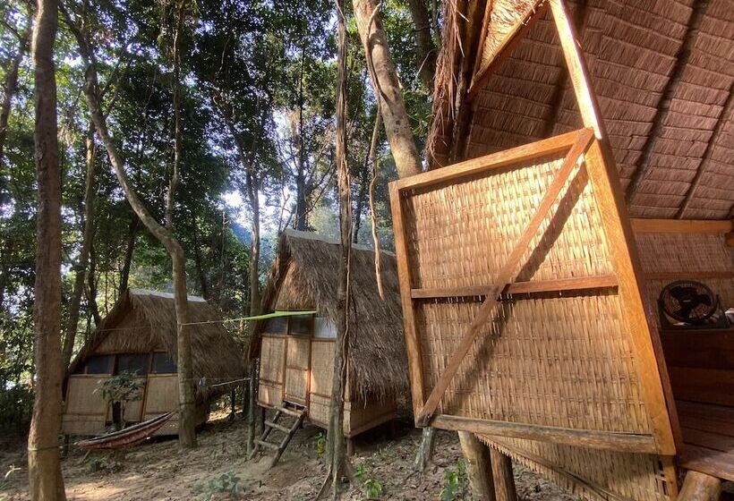 Отель Coral Bay Resort