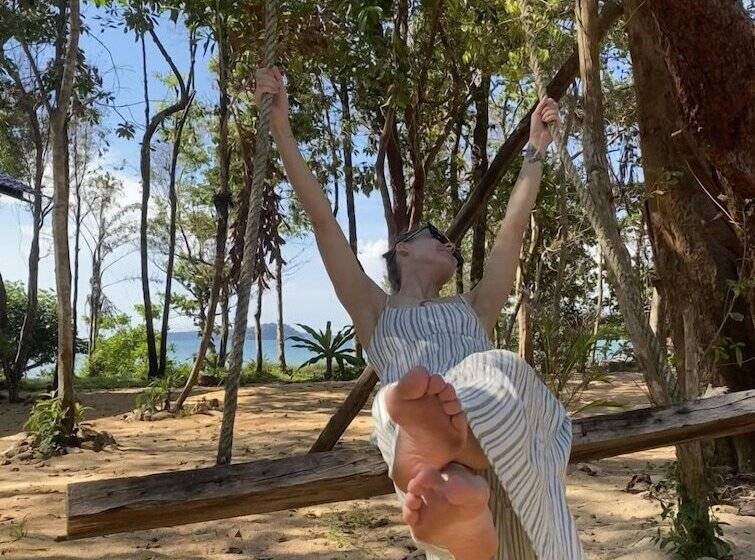 Отель Coral Bay Resort