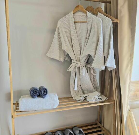 호텔 De  Ocean Land เดอโอเชี่ยนแลนด์ เกาะล้าน