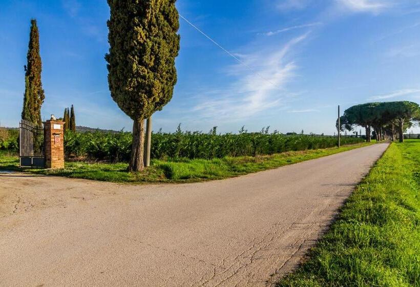 هتل Le Gerlette   La Capanna