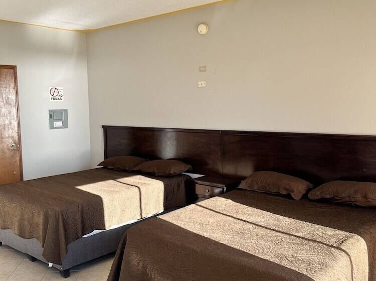 فندق Los Pinos Inn