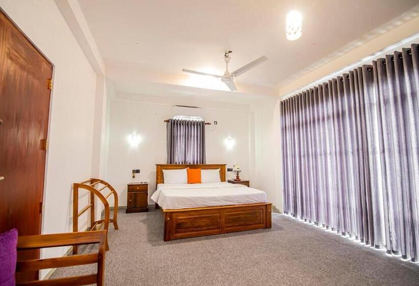 فندق Moon River Villa