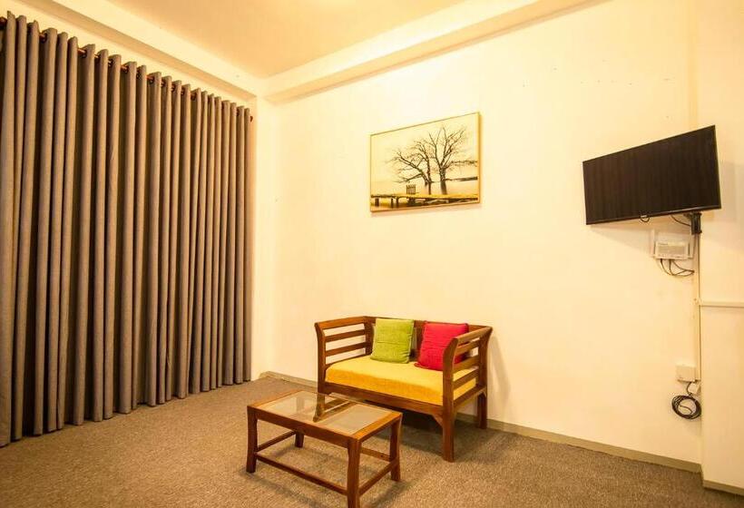 فندق Moon River Villa