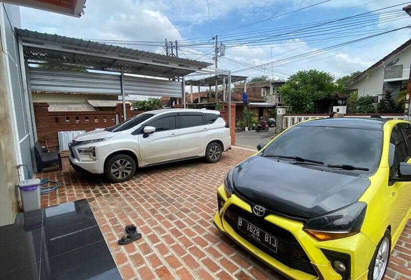 ホテル Oyo 93453 Muula Homestay Syariah