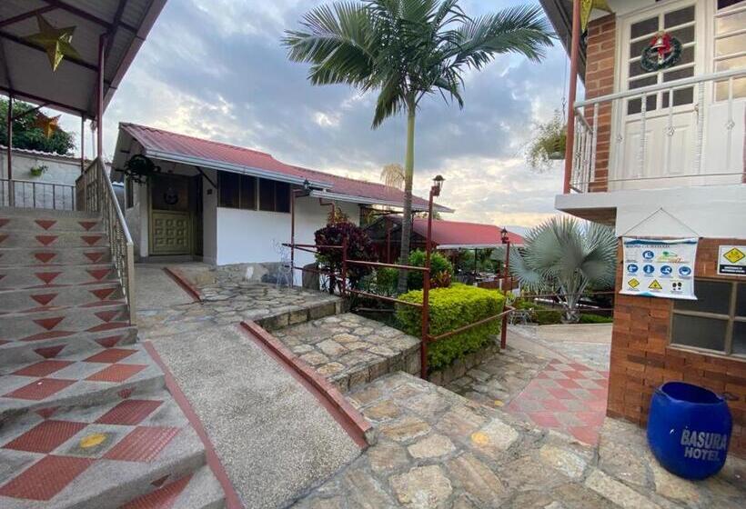 فندق Piscina Macaliz