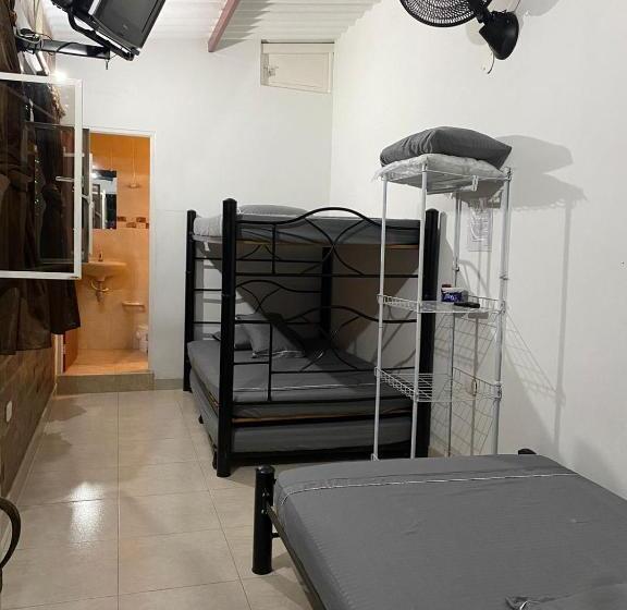 فندق Piscina Macaliz