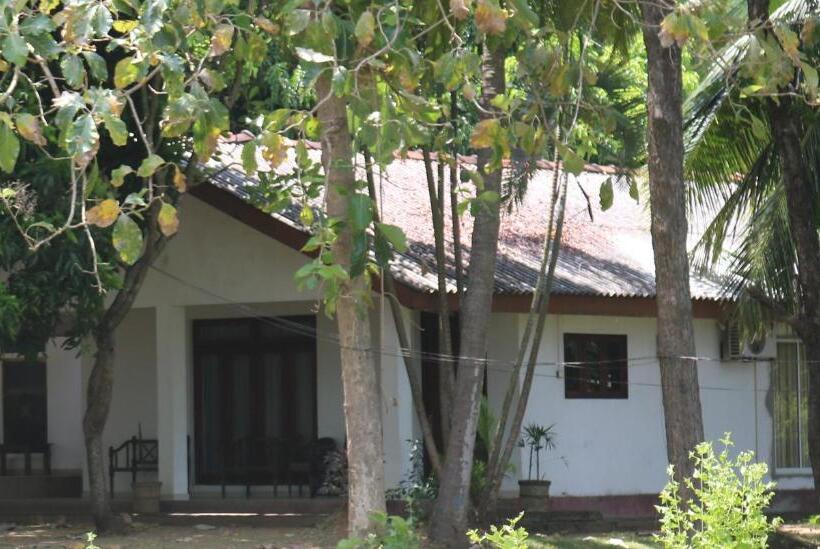 בית מלון כפרי Polonnaruwa Holiday Inn