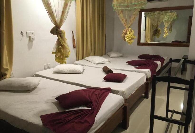 בית מלון כפרי Polonnaruwa Holiday Inn