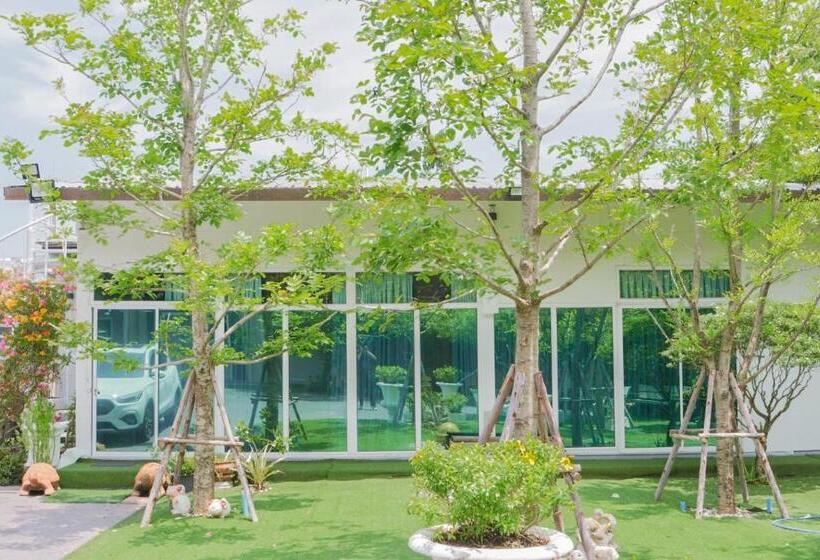 Отель Privacy Pattaya