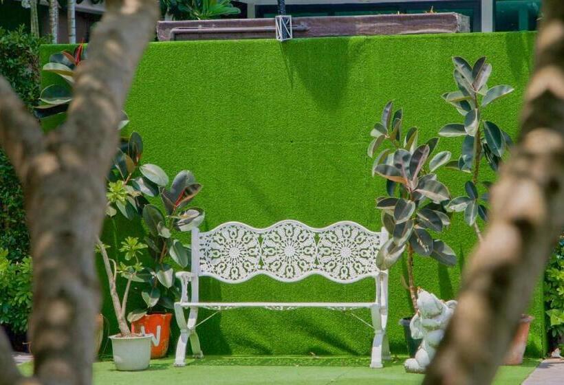 Отель Privacy Pattaya