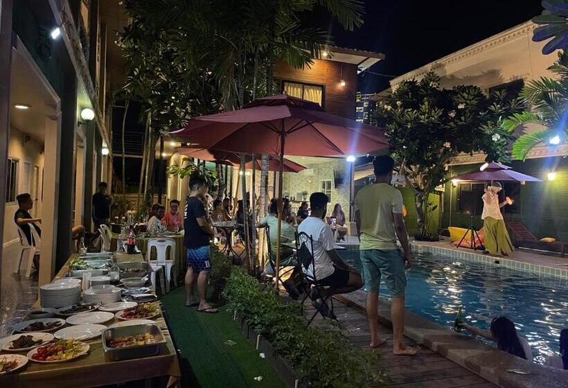 Отель Privacy Pattaya