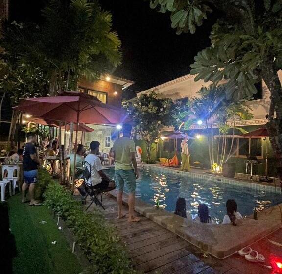 Отель Privacy Pattaya