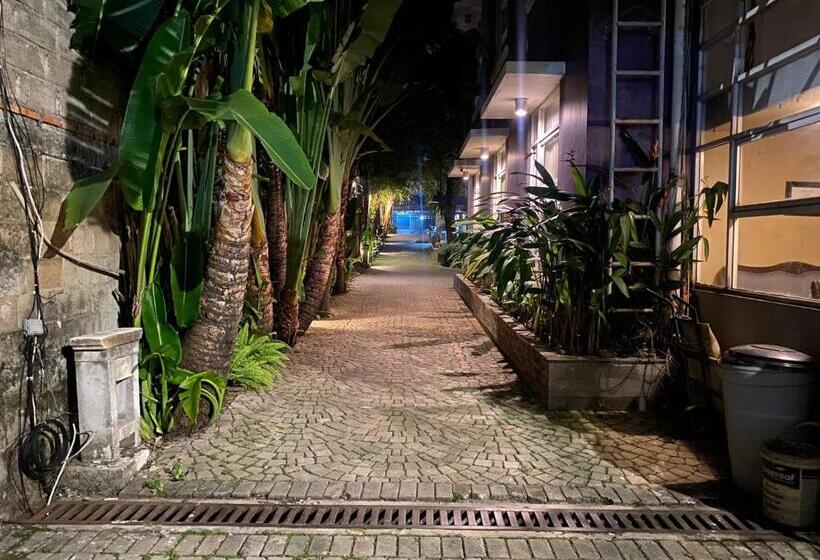 בית מלון כפרי Regato Suites