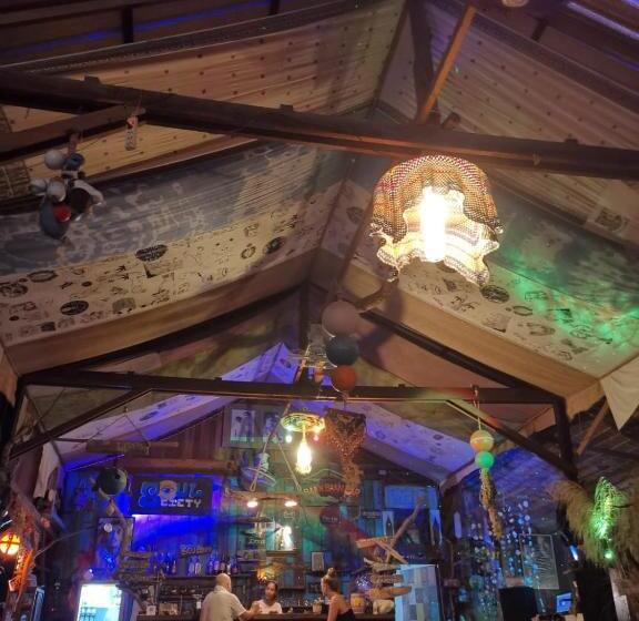 호텔 Seree Bungalows