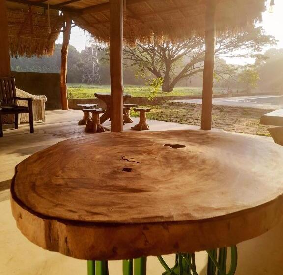 Отель Sigiriya Elegant Resort