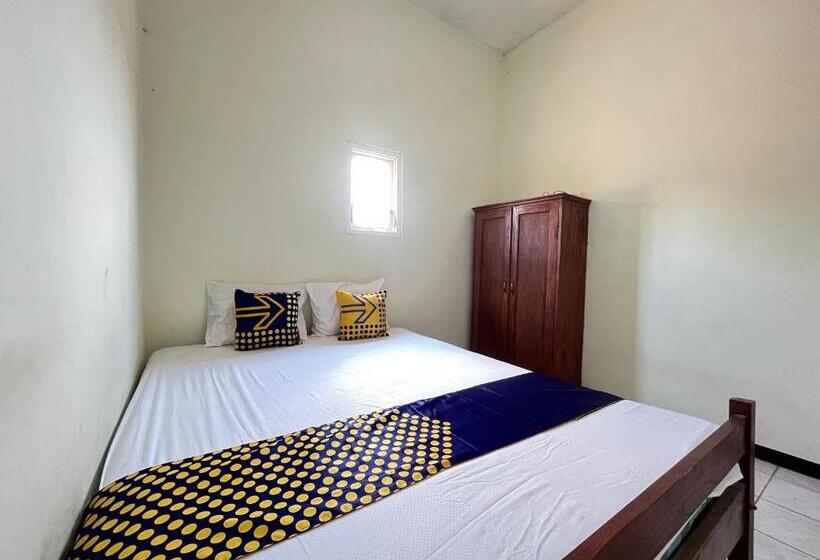 هتل Spot On 93423 Kost Berkah
