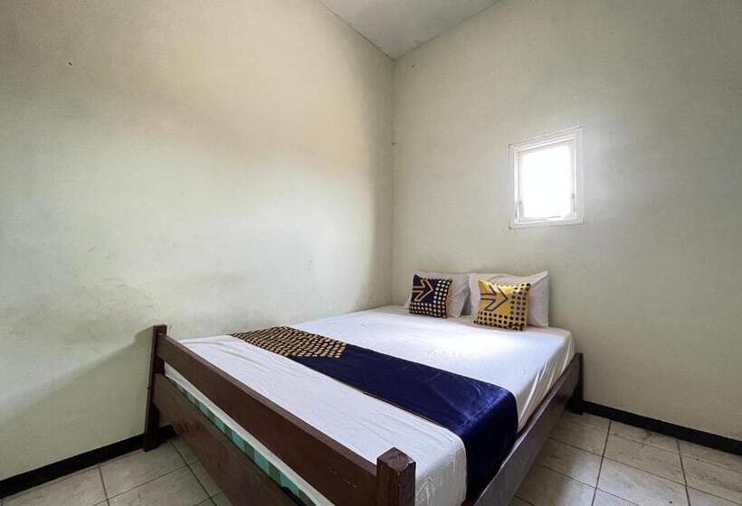 هتل Spot On 93423 Kost Berkah