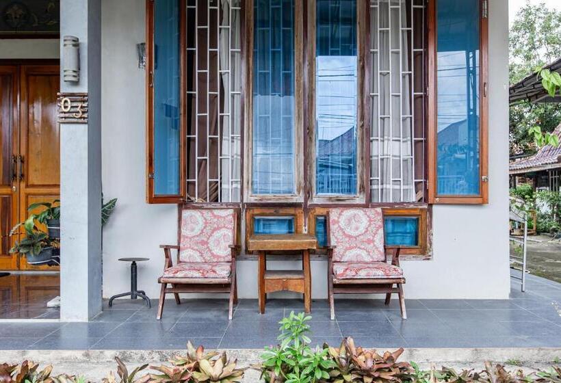 בית מלון כפרי Spot On 93430 Delta Bnb Residence