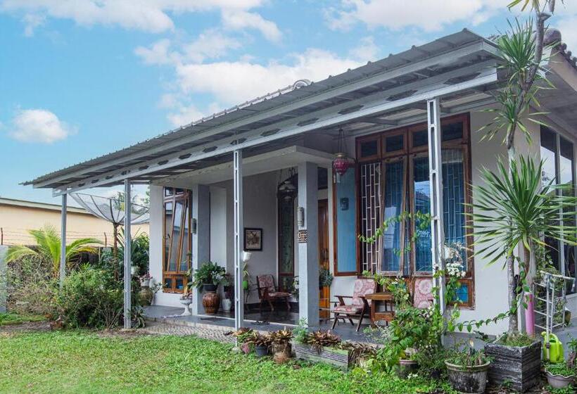 בית מלון כפרי Spot On 93430 Delta Bnb Residence