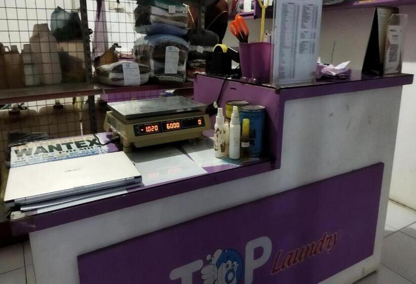 ホテル Spot On 93452 Wulan Homestay 2 Syariah