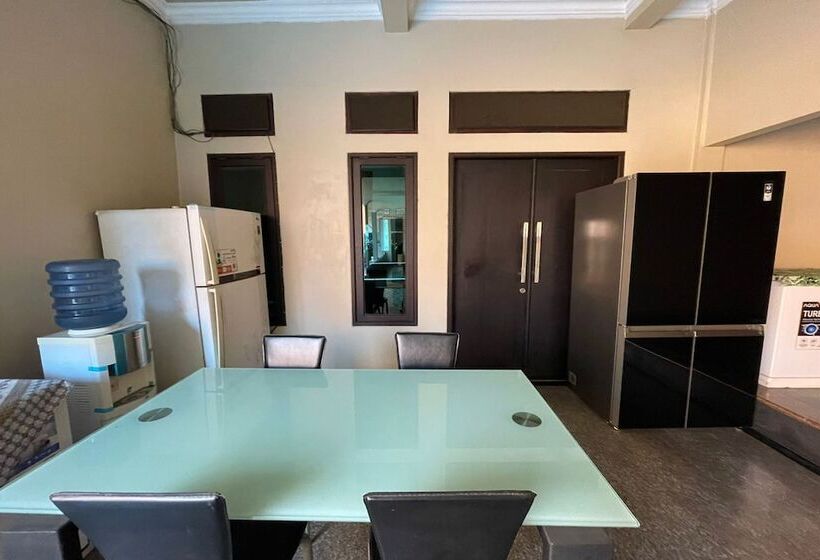 בית מלון כפרי Spot On 93458 Legok Homestay Syariah