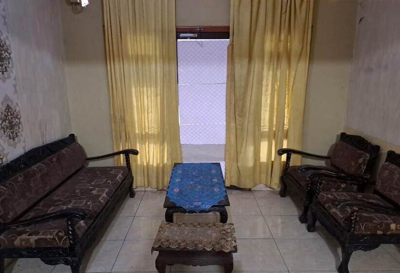 فندق Spot On 93464 Penginapan Tulimario Syariah