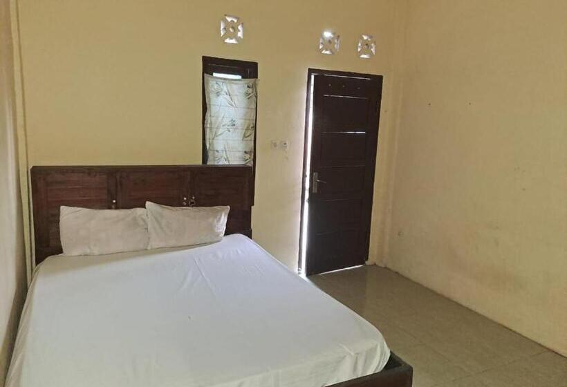 בית מלון כפרי Spot On 93465 Archa Guest House Syariah